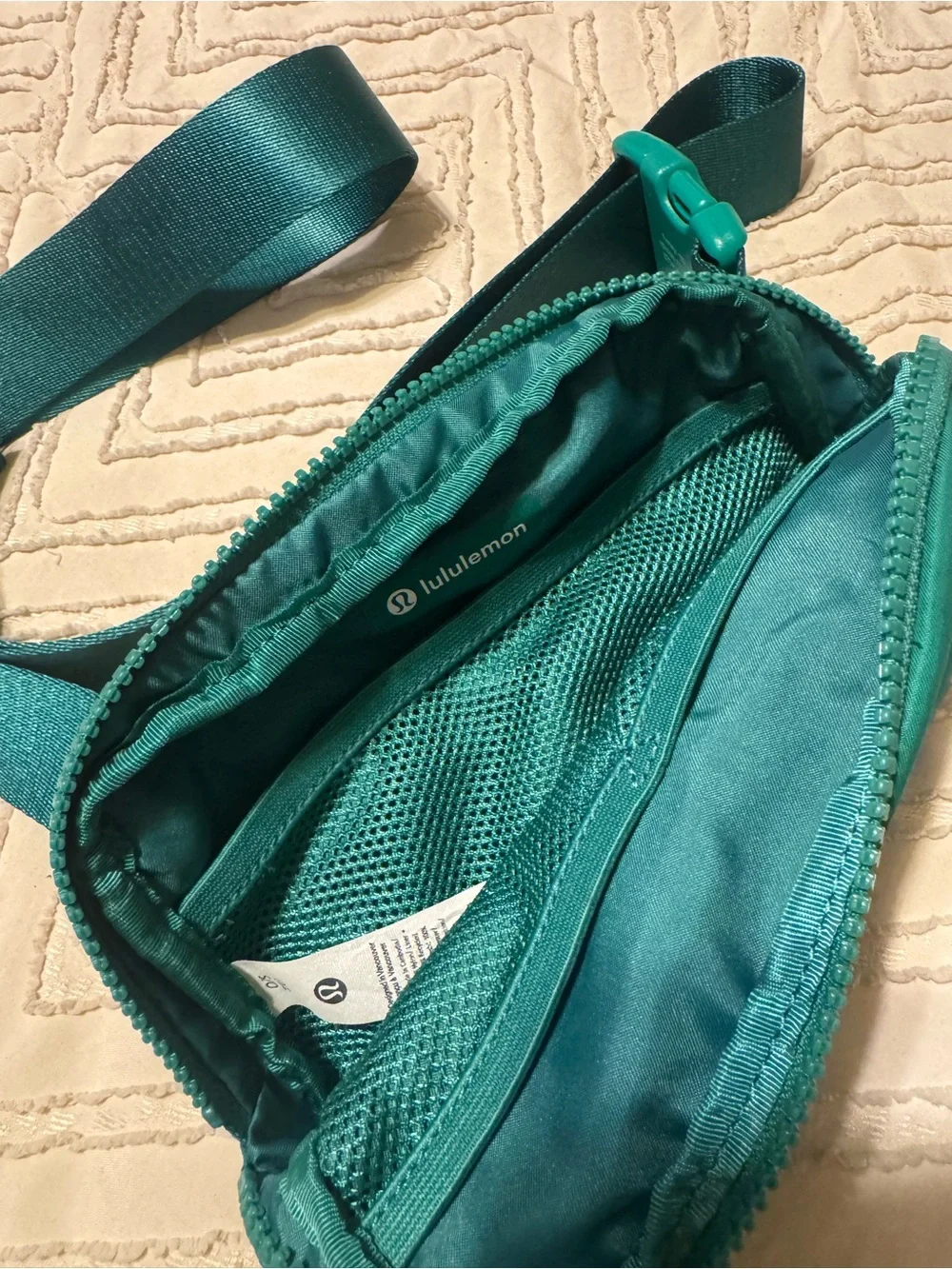 Lululemon Teal Green Crossbody Belt Bag - Picture 3 of 3